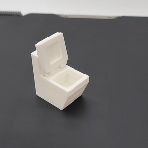 1:24 Modern badrumstoalett med fungerande gångjärnsförsedd sits 3D-skrivare digital fil bild 2