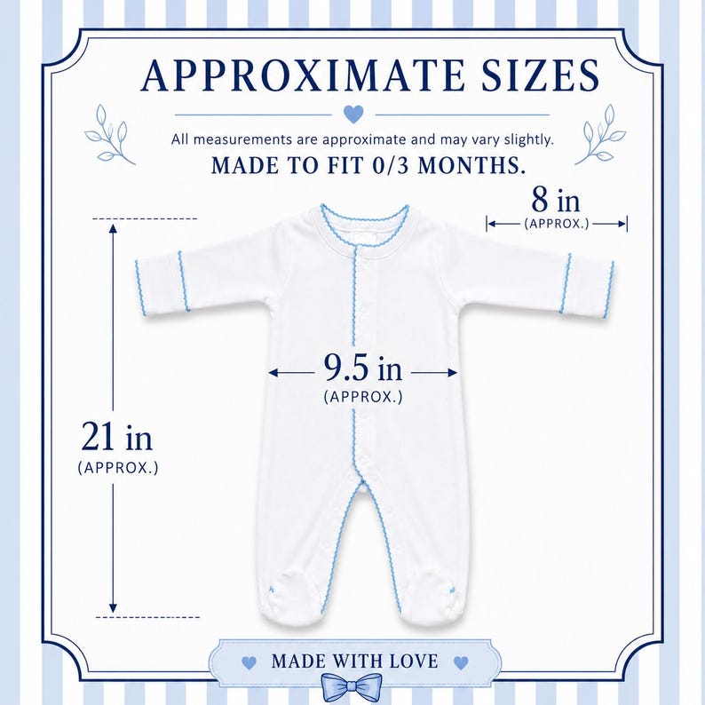 Peut inclure: Une grenouill&egrave;re blanche &agrave; manches longues avec bordure bleu clair. Le texte indique : APPROXIMATE SIZES, MADE TO FIT 0/3 MONTHS, MADE WITH LOVE. Les dimensions indiqu&eacute;es sont 21 pouces de longueur, 9,5 pouces de largeur et 8 pouces de manche.