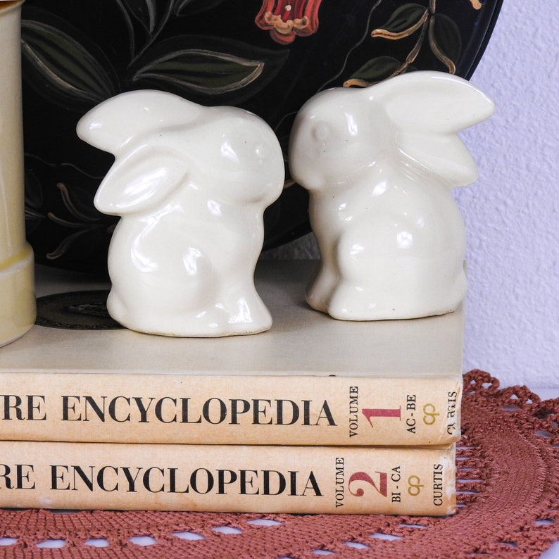 Vintage Bunny Salt and Pepper Shakers / Sculptural Rabbit Shakers Etsy