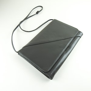 Vintage Clutch Purse / 1980s Style Vintage Vinyl Crossbody Bag