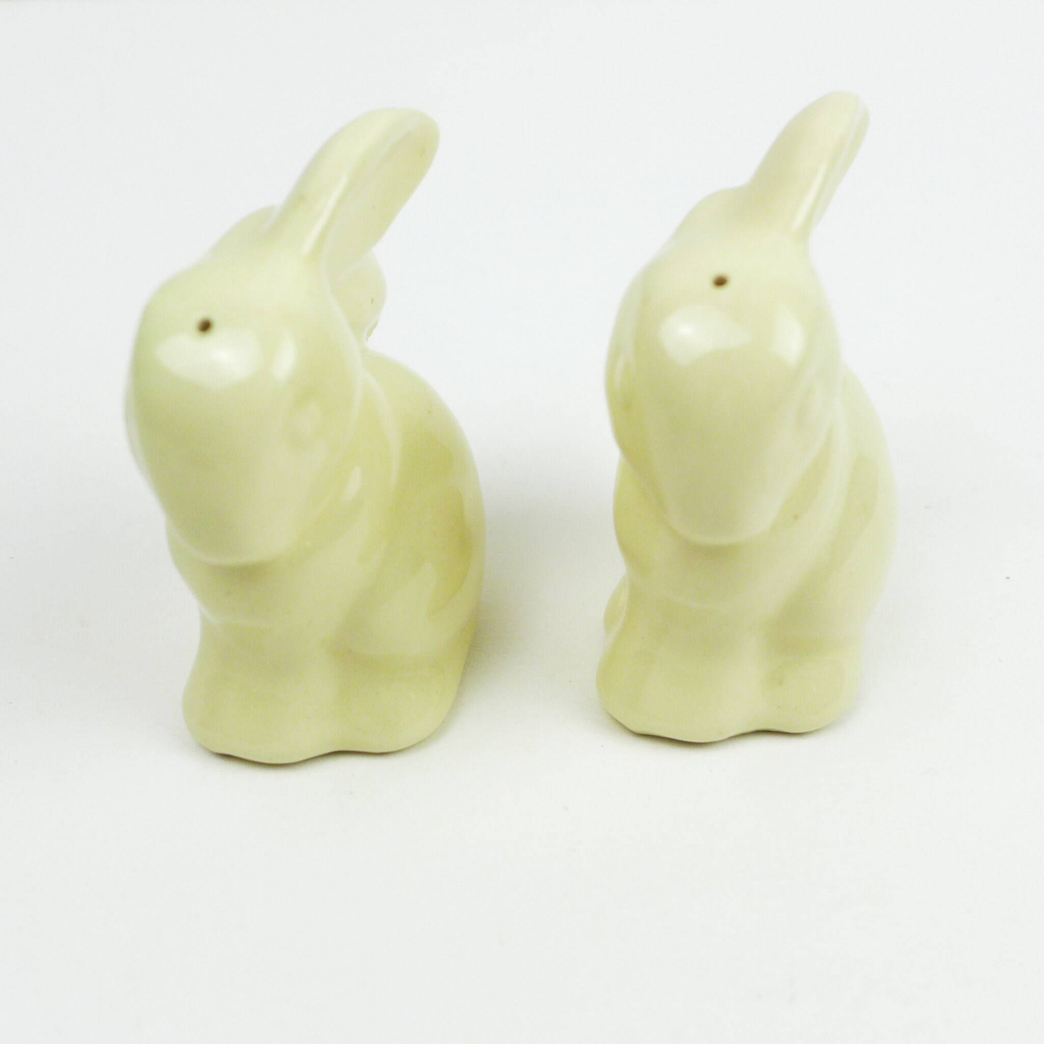Vintage Bunny Salt and Pepper Shakers / Sculptural Rabbit Shakers Etsy