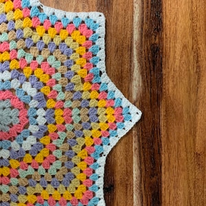 Granny Star Blanket Beginners Crochet image 2