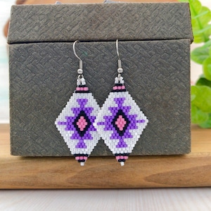 White purple Native style earrings Beaded ethnic jewelry Pink violet boho earrings Traditional American jewelry Dangle peyote earrings