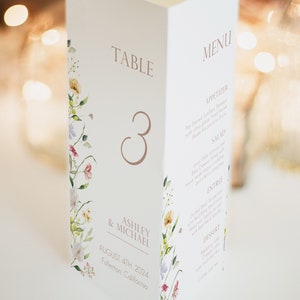 Plantilla de soporte de mesa tríptico, plantilla de número de mesa tríptico moderno, menú de mesa tríptico editable, programa de mesa de boda floral romántico WFN1