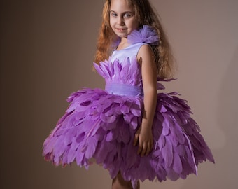 fairy aesthetic dresses PRIMROSE STRAPLESS FEATHER MINI DRESS – AKIRA main image 0