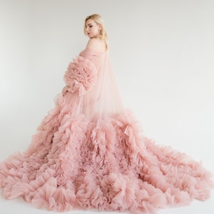 Blush Pregnancy Tulle Robe, Boudoir Robe Marabou, New Mom Gift, Dramatic Gown, Luxury Dressing Gown,Maternity Gown Photoshoot,Old Hollywood