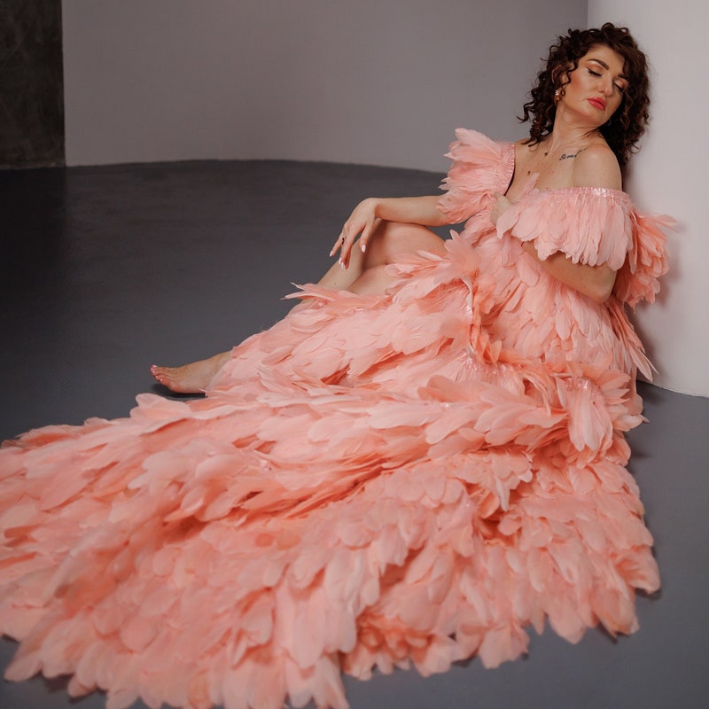 BLUSH FLORAL FEATHER CAPE