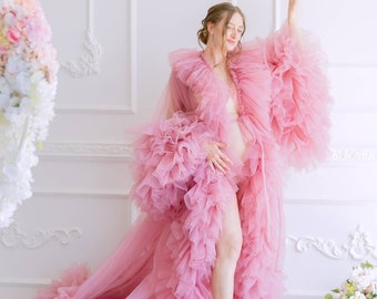 Fancy Maternity Gown For Photoshoot - Dusty Pink Long Tulle Robe For Baby Shower - Ruffle Dressing Gown in Old Hollywood Style for Boudoir
