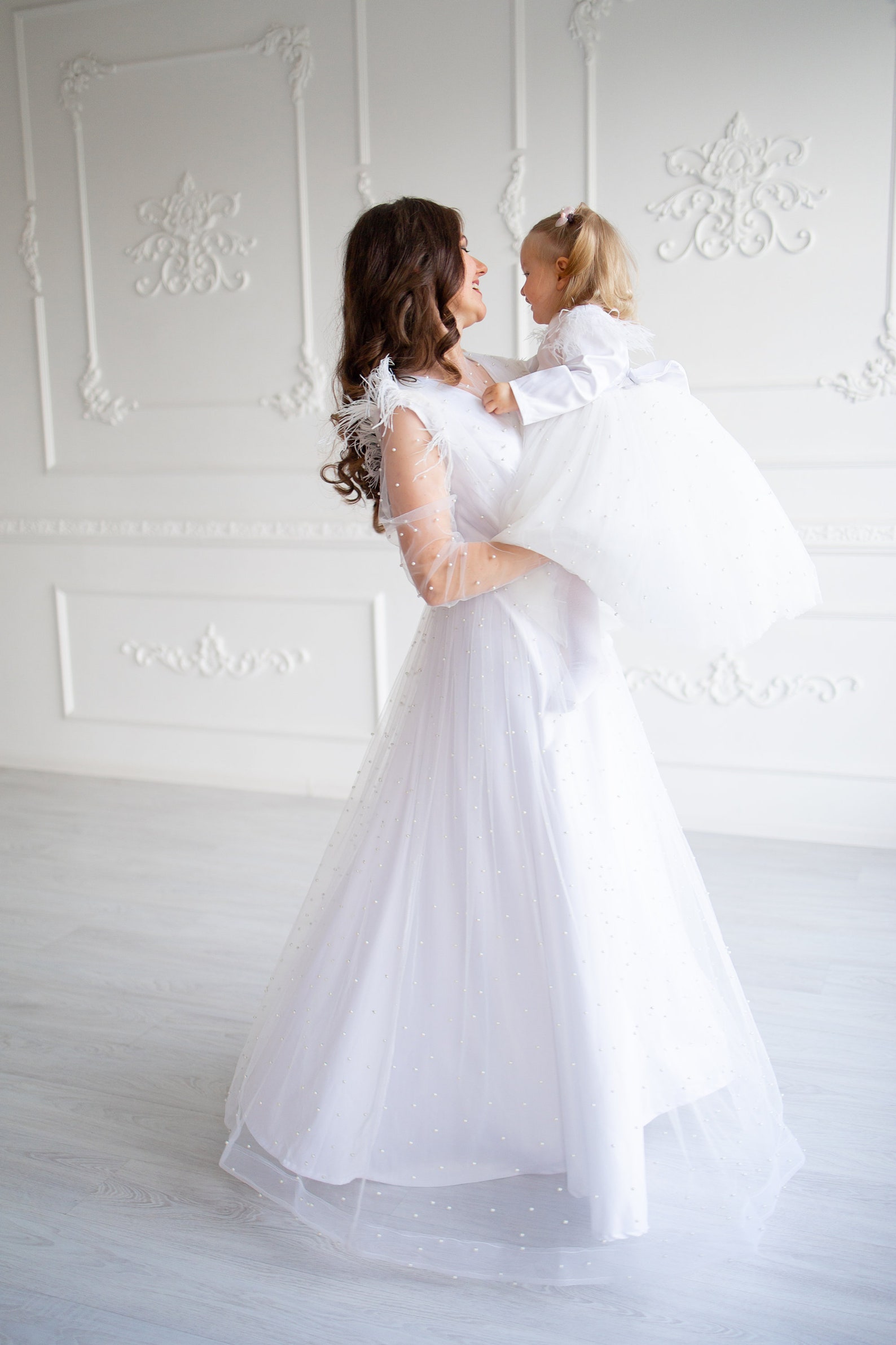 matching wedding outfits for mother and daughter