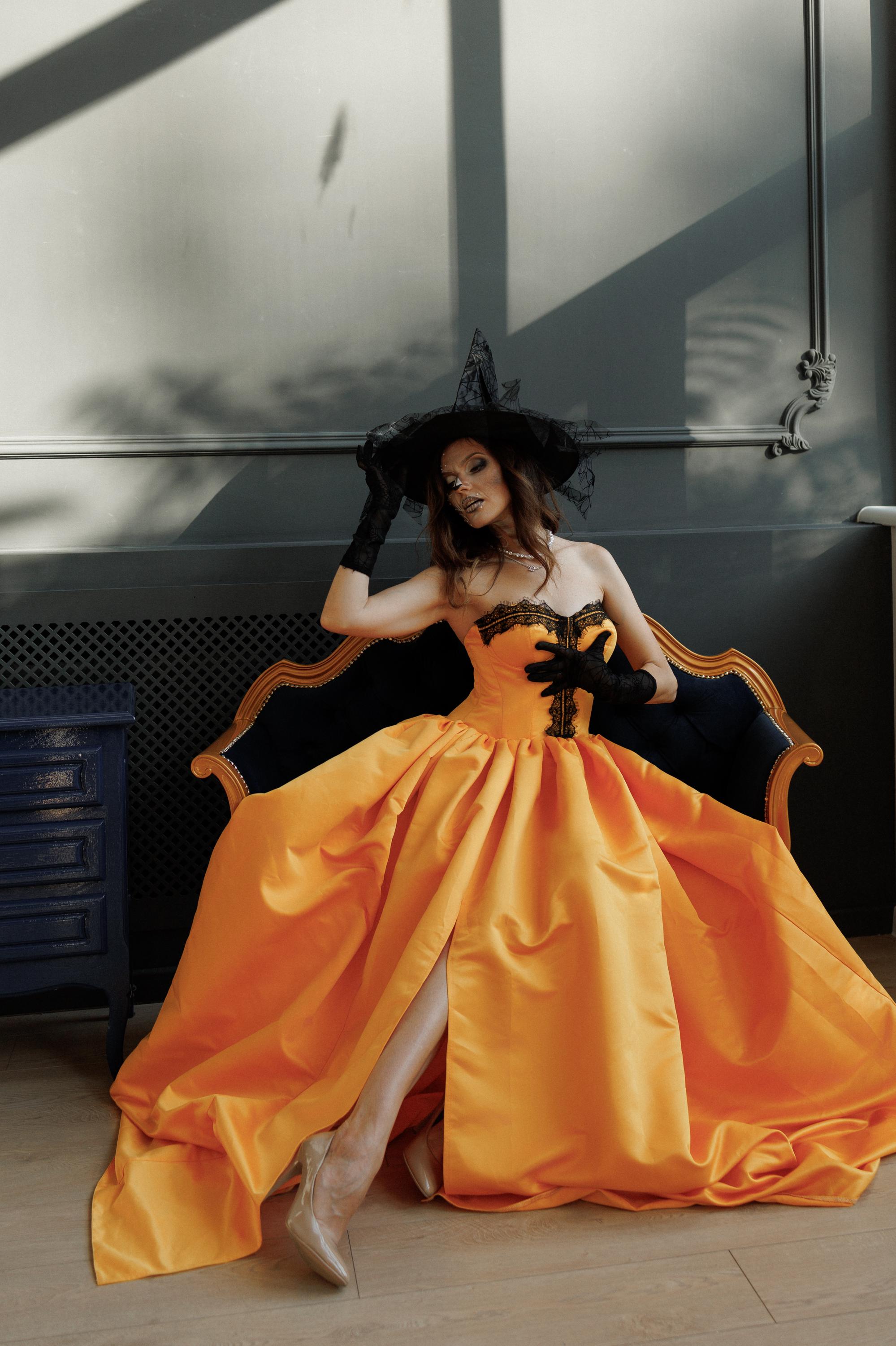 elegant witch dress Halloween Witch Dress, Fall Clothing Gift, Orange Black Victorian Gown, Halloween Adult Costume, Witch Gown, High Slit Gothic Pumpkin Gown
