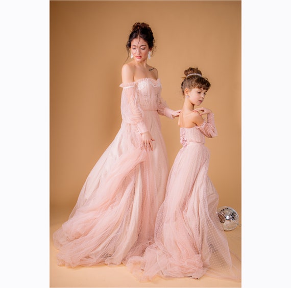 Blush Pink Mommy and Me Dress Photoshoot, Mother Daughter Formal Dresses,  Mothers Day Outfit, Polka Dot Wedding Guest Gowns, off Shoulder 