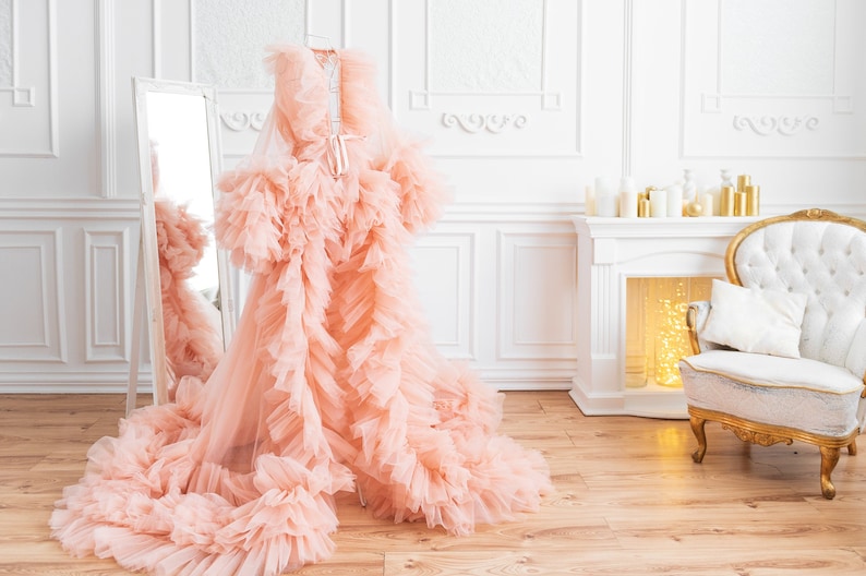 ruffle robe for maternity shoot