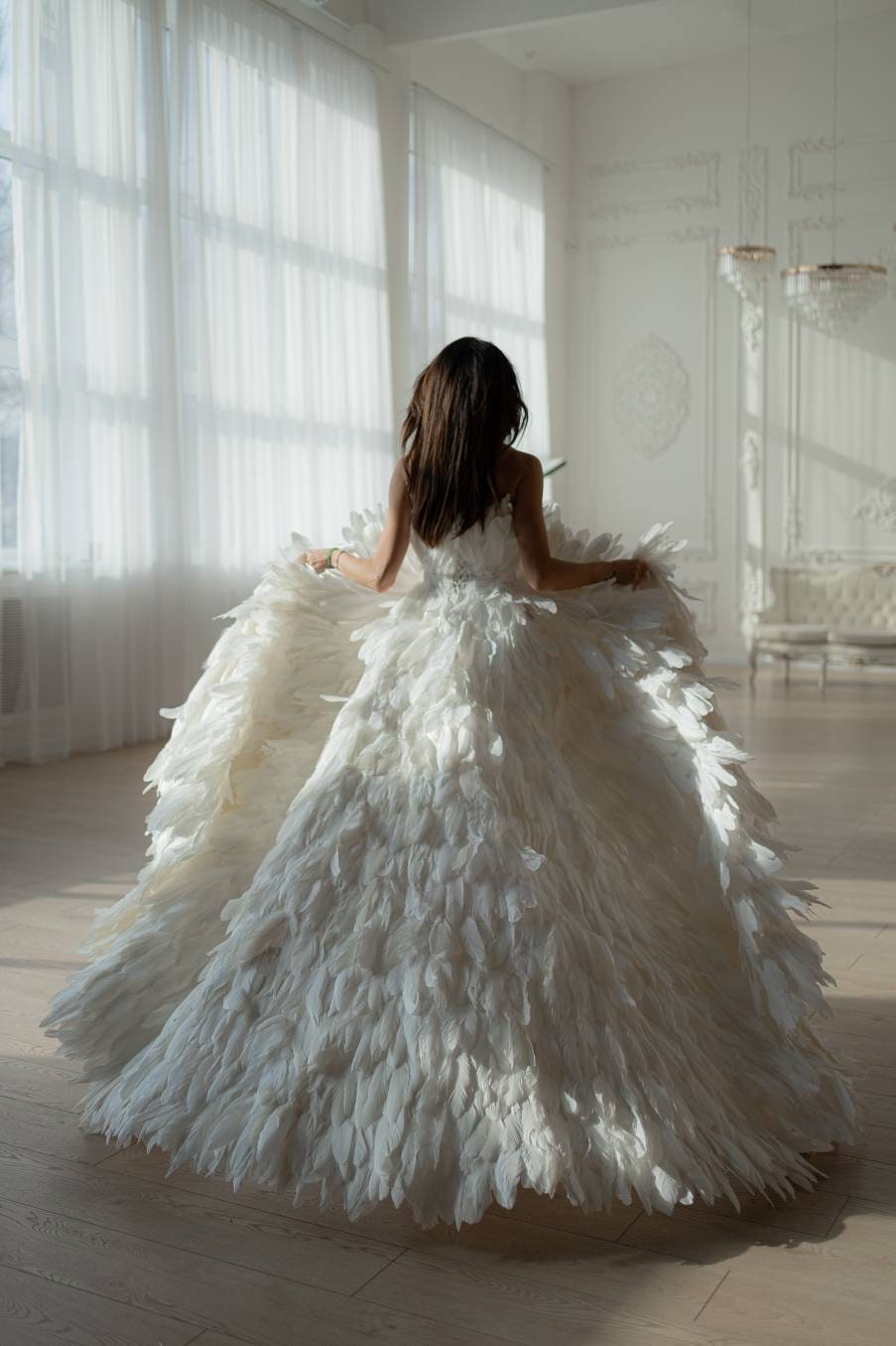 bohemian feather wedding dress Flare Sleeve Pearls Feather Luxury Boho Wedding Dresses Chic ZW494 -