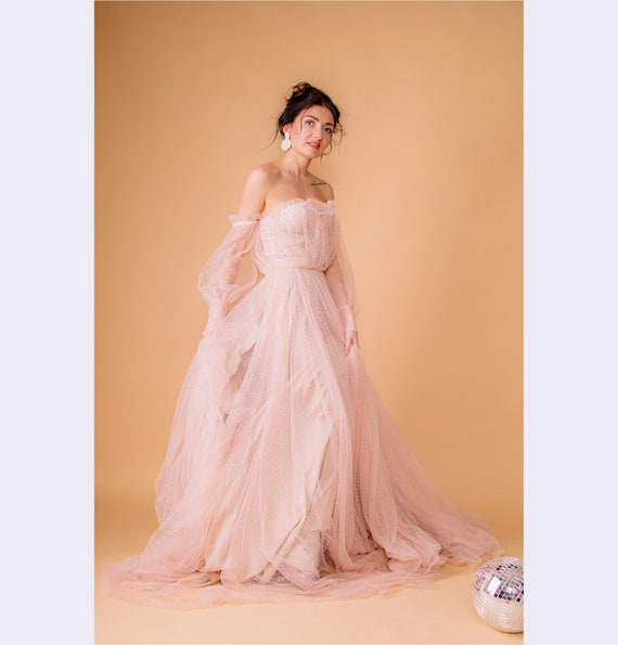 Light Pink Wedding Dresses Tulle V-Neck Sleeveless A-Line Bridal Dress –  Dbrbridal