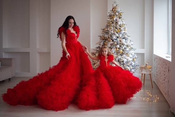 Red Mommy and Me Christmas Gown, Matching Family Clothing, Mother Daughter  Holiday Photoshoot, Princess Tulle Tiered Gown, Rental Service - Etsy