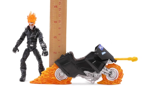 Ghost Rider and Motorcycle 2005 Marvel Legends Showdown Action