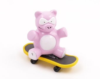 2002 Tech Deck Dude Pig - Magnetic Skateboarding Figure Toy - Skate Crew Series 2 Mascot Figure with Board