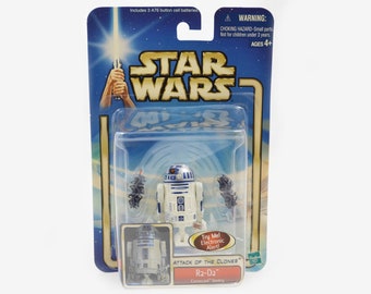 2002 R2-D2 Star Wars Saga Series Action Figure - New On Card - Attack Of The Clones - Coruscant Sentry Scene with Centipedes