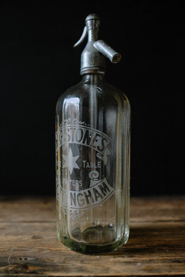 VINTAGE British SODA SYPHON Siphon Glass Etched Shipstones Nottingham