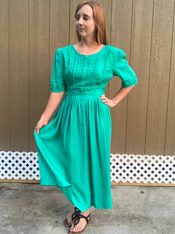 1990’s Green Embroidered Tie Waist Dress