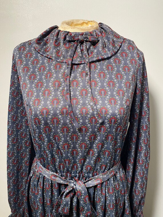 1970’s Smoky Gray Ruffle Dress - image 9
