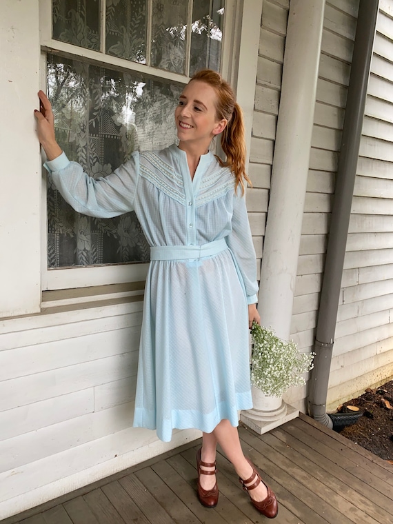 Robe bleu pale a bordure en dentelle des annees 1960 Etsy France