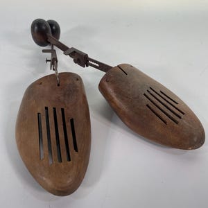 vintage shoe stretchers (pair)