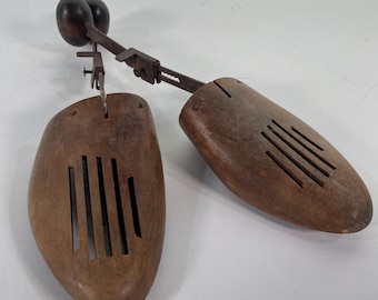 vintage shoe stretchers (pair)