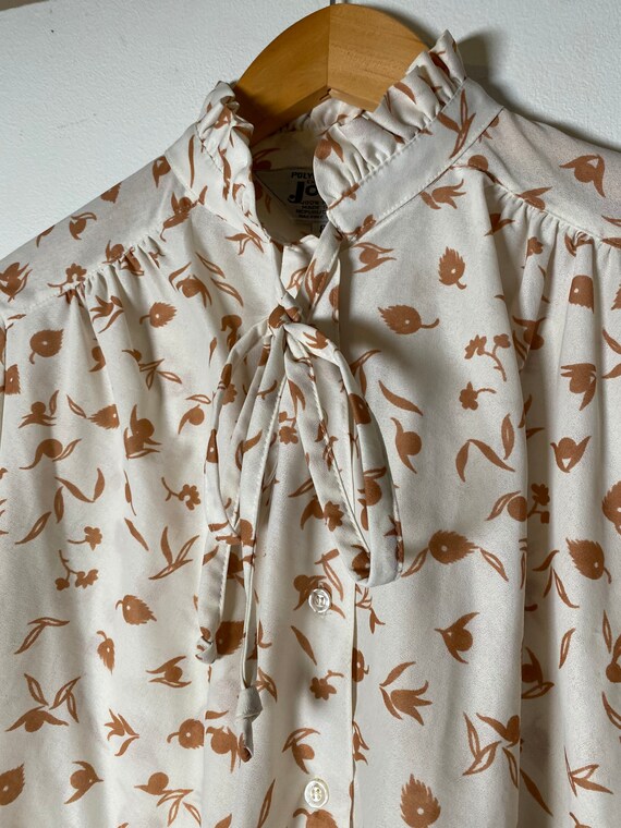 1970’s Orange & White Tie Neck Ruffle Blouse - image 7