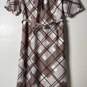 1960’s Brown & White Mod Dress