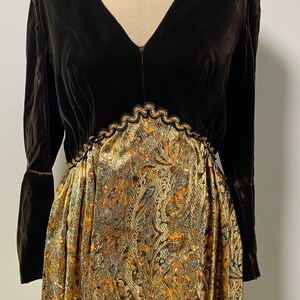 1970s Brown Velvet & Gold Lamé Maxi Dress zdjęcie 2