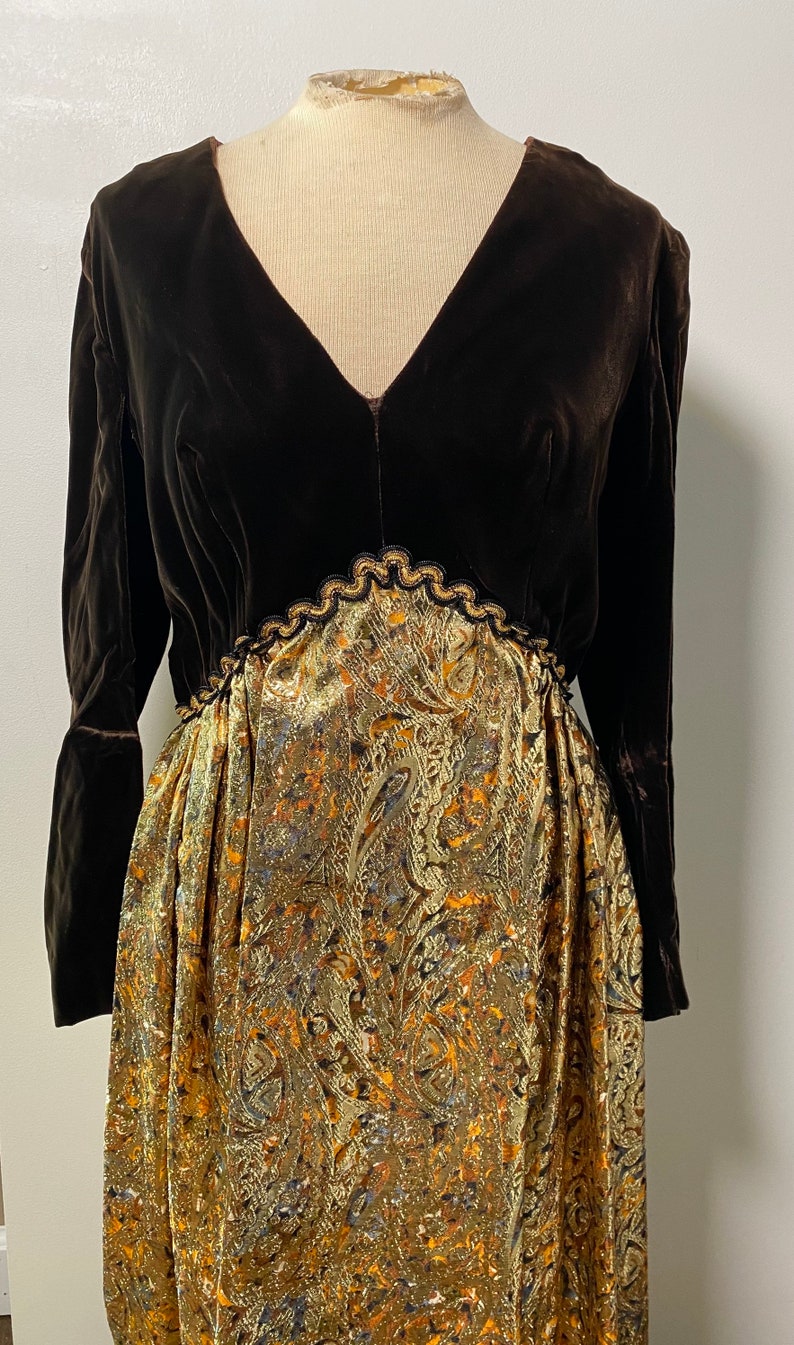 1970s Brown Velvet & Gold Lamé Maxi Dress zdjęcie 2