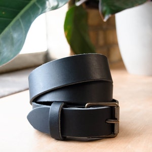 Premium Leather Belt for Men. Made with 100% Full Grain Vegetable Tanned Leather. 1.25 Wide. Built to Last Forever. Ultimate Groomsmen Gift image 2