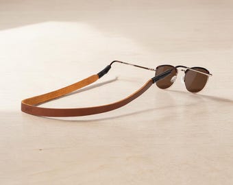 Northwind Correa Personalizada para Gafas de Sol y Vista Grabada Cuero de Grano Completo Hecha a Mano en USA Porta Gafas Elegante Regalo