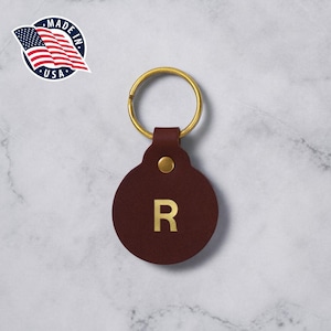 Northwind personalisierte Kreis Leder Schlüsselanhänger, Minimalist Initial Schlüsselanhänger, handgefertigt in den USA, Vollnarbenleder Alltagsgeschenk