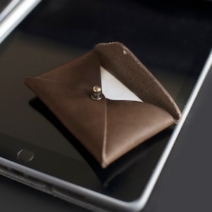 Kragen Knopf Karte Geldbörse. Monogramm Kartenetui. Geldbörse für Kreditkarten. Personalisierte Karte Brieftasche. Visitenkartenbeutel. Envelope Card Wallet.