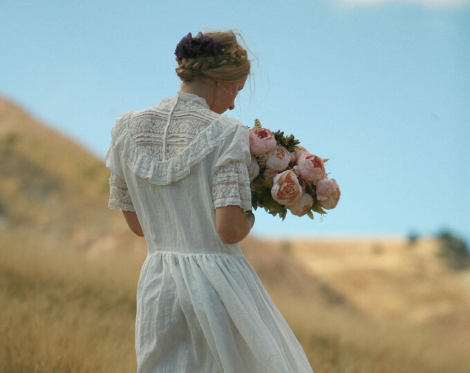 Robe maxi en lin décolleté d'inspiration victorienne, robe de mariée de style rustique, country et victorien, tenue d'occasion historique