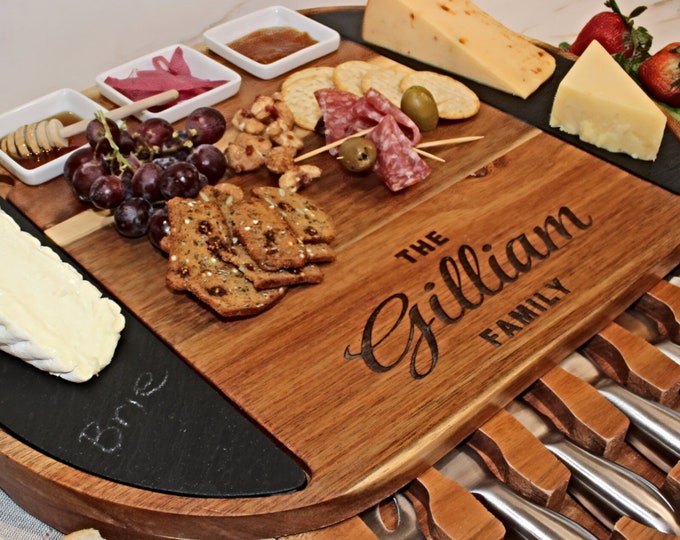 Ensemble de planches à charcuterie en bois ovales personnalisées, ensemble de planches à fromages rondes tout en un avec gravure personnalisée et accessoires, cadeau de mariage spécial