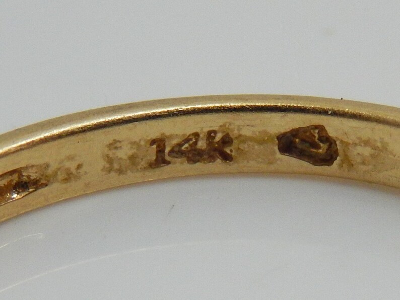 X5105 14k Yellow Gold Estate Emerald Diamond Band
