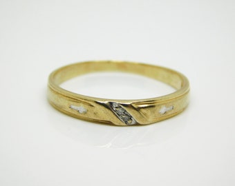 14K Yellow Gold Men's Band With White Sapphires And Cross Motif X7831