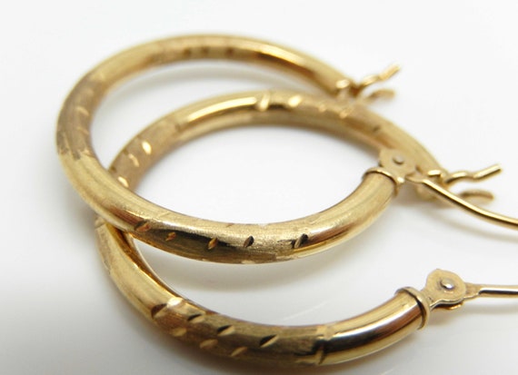 14K Yellow Gold Etched Textured Design Hoops - X6… - image 6