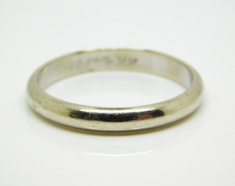 14K White Gold Men's Band Size 9.5 - X7882