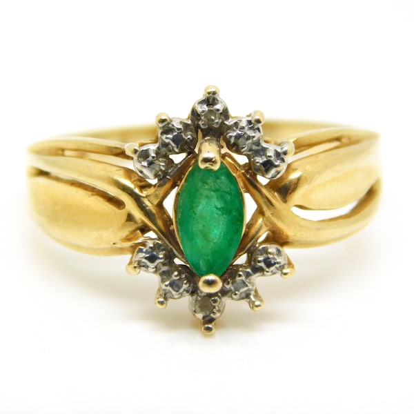 14K Yellow Gold Marquise Cut Emerald And Accent Diamond Ring Size 6.75 - X8860