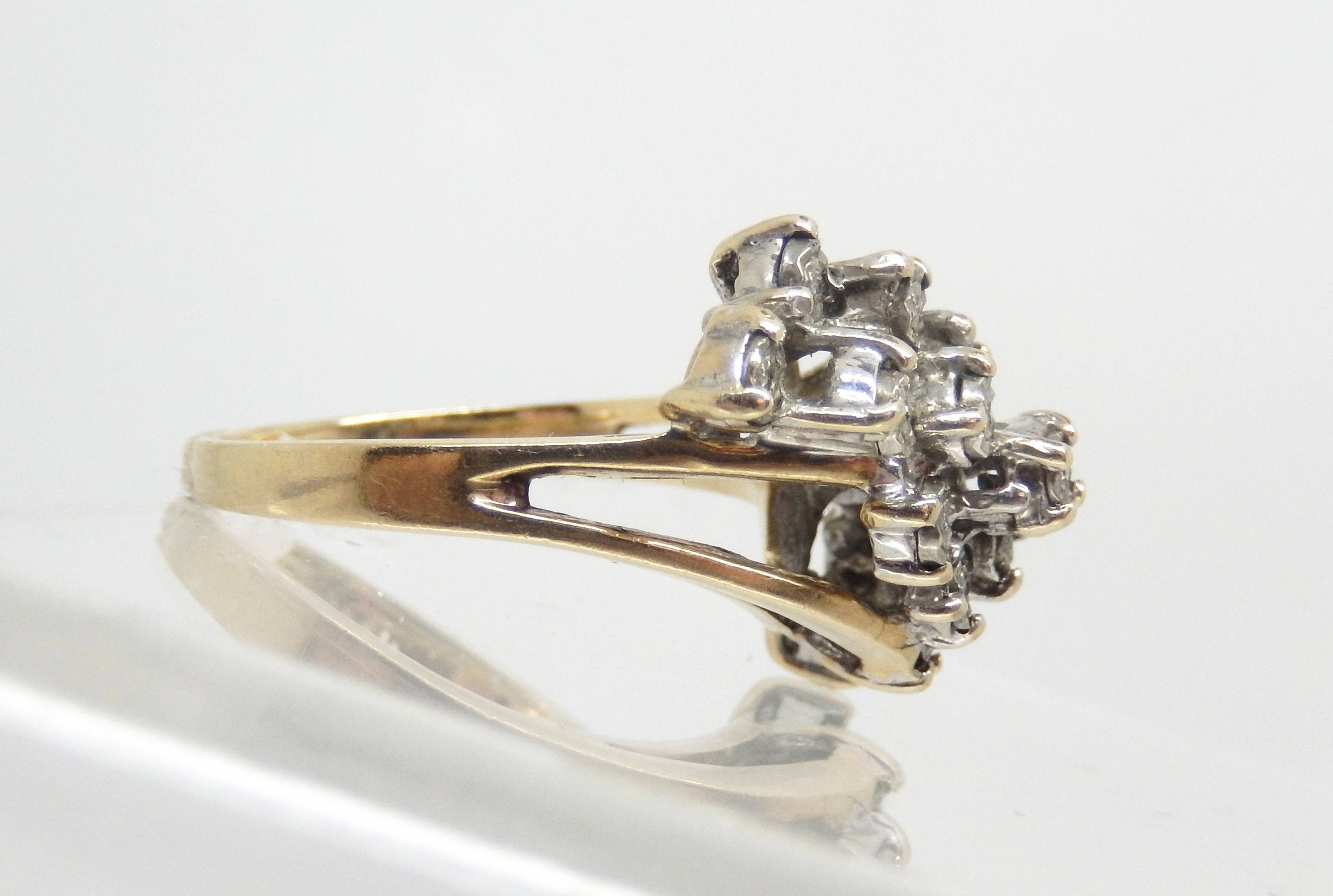 Vintage 10K Yellow Gold Diamond Cluster Ring Size 9 - X7611