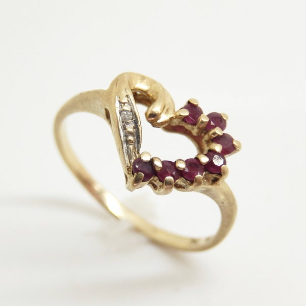 Vintage 10K Yellow Gold Ruby Diamond Heart ring, Size 6 - X8821
