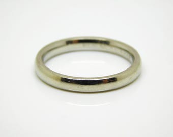 14K White Gold Band Size 7 - X8978