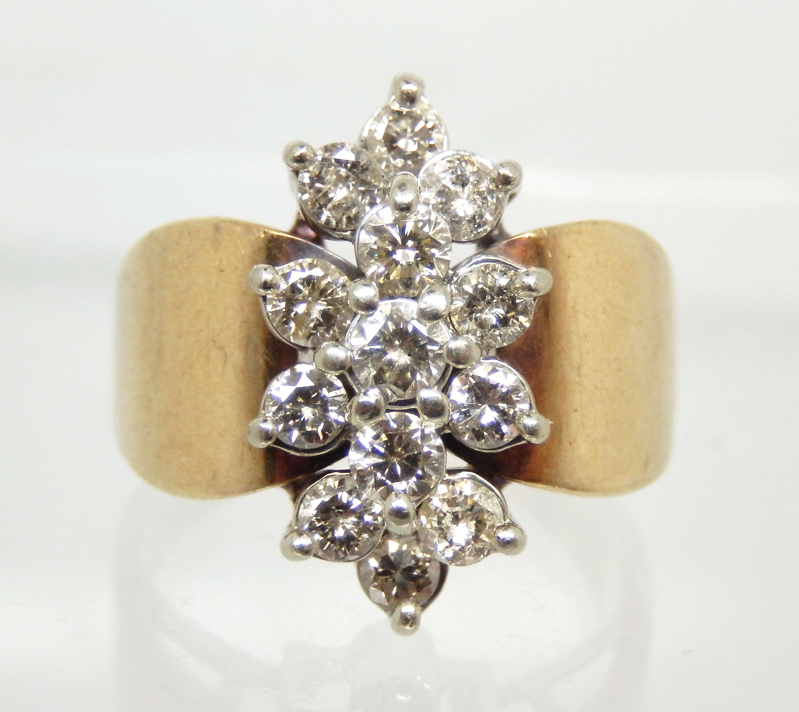 装飾的な彫刻入りK10 7号 Large Vintage 10K Yellow Gold Diamond Statement Ring Size 7