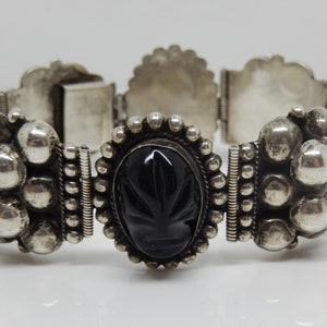 Vintage Mexican Mayan 925 Sterling Silver 7&quot; Black Onyx Face Hinged Bracelet - X8032