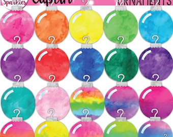 Puede incluir: Conjunto de 20 imágenes de clipart de adornos navideños de acuarela. Los adornos son de varios colores, incluyendo rosa, azul, verde, amarillo, naranja y rojo. Cada adorno tiene un lazo de cuerda blanco en la parte superior.