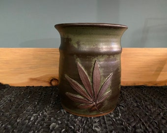 Slate green pottery leaf utensil holder